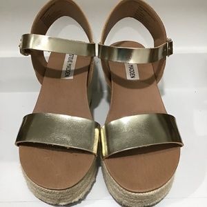 Steve Madden Wedge sandal